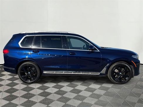 Used 2021 BMW X7 xDrive40i w/ Premium Package image 11