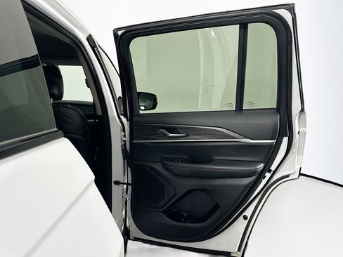 Used 2023 Jeep Grand Cherokee Limited w/ Trailer Tow Prep Group (B) image 31