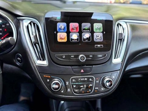 Used 2017 Chevrolet Malibu Premier w/ Driver Confidence Package image 12