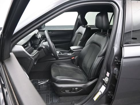 Used 2023 Jeep Grand Cherokee L Laredo AWD/4WD image 23