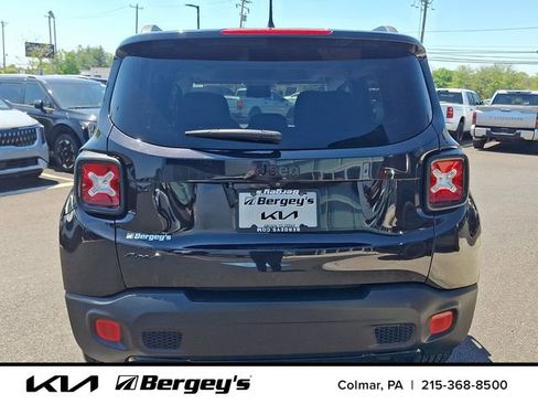 Used 2016 Jeep Renegade Latitude AWD/4WD image 6