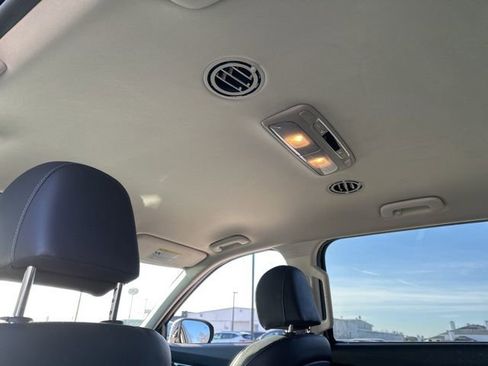 Used 2023 Kia Telluride S image 14