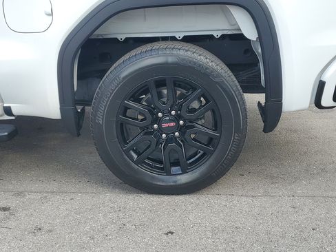 Used 2023 GMC Sierra 1500 Elevation image 29