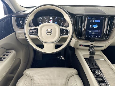 Used 2021 Volvo XC60 T5 Inscription image 24