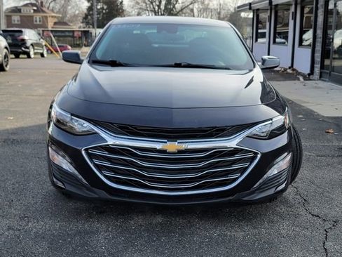 Used 2023 Chevrolet Malibu LT image 2