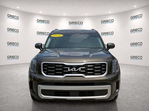 Used 2024 Kia Telluride S AWD/4WD image 2
