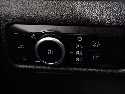 Used 2023 Ford Explorer XLT w/ Equipment Group 202A AWD/4WD image 31