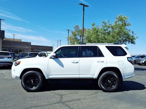 Used 2023 Toyota 4Runner SR5 Premium w/ SR5 Premium Package AWD/4WD image 3
