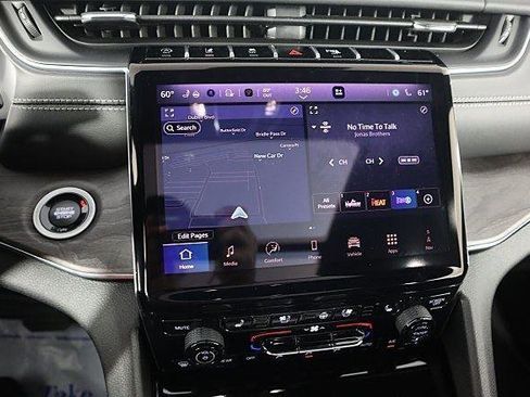 New 2025 Jeep Grand Cherokee Overland w/ Luxury Tech Group IV image 13