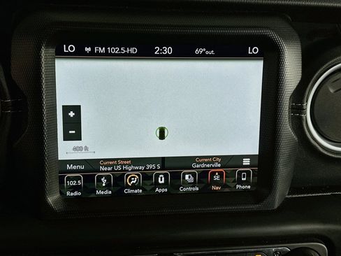 Used 2018 Jeep Wrangler Unlimited Sahara AWD/4WD image 21