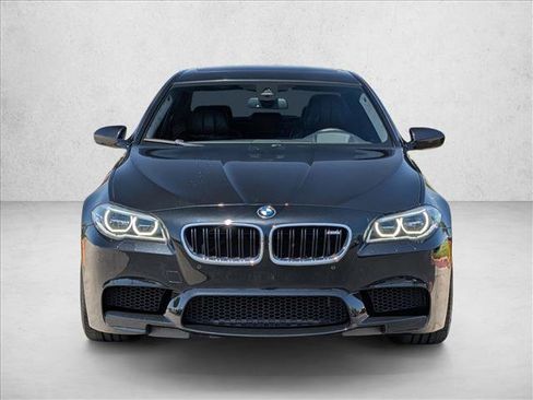 Used 2016 BMW M5 RWD image 2
