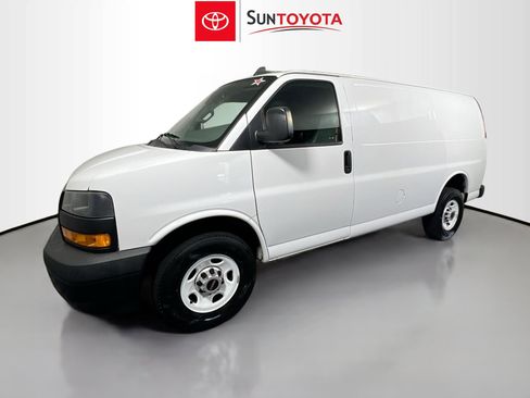 Used 2020 GMC Savana 3500 RWD image 9