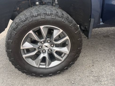 Used 2019 Chevrolet Silverado 1500 RST AWD/4WD image 18