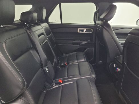 Used 2020 Ford Explorer XLT w/ Equipment Group 202A RWD image 19