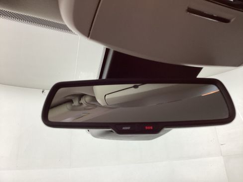 Used 2018 Chrysler 300 Limited w/ Safetytec Plus Group AWD/4WD image 27