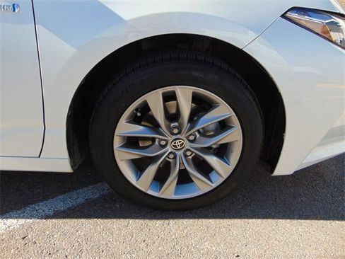 Used 2021 Toyota Avalon XLE image 27