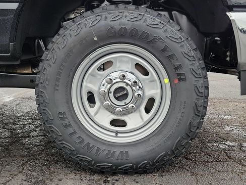 New 2026 Ford F250 XL w/ XL Off-Road Package AWD/4WD image 9