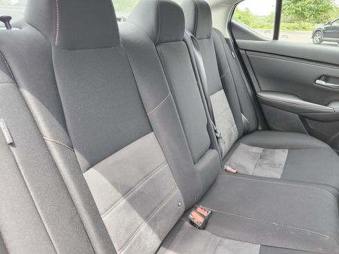Used 2023 Nissan Sentra SR w/ Midnight Edition Package FWD image 19