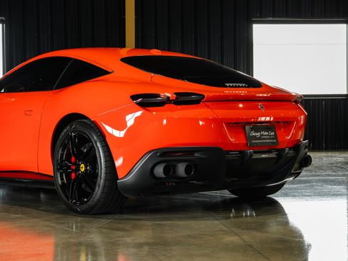 Used 2021 Ferrari Roma RWD image 24