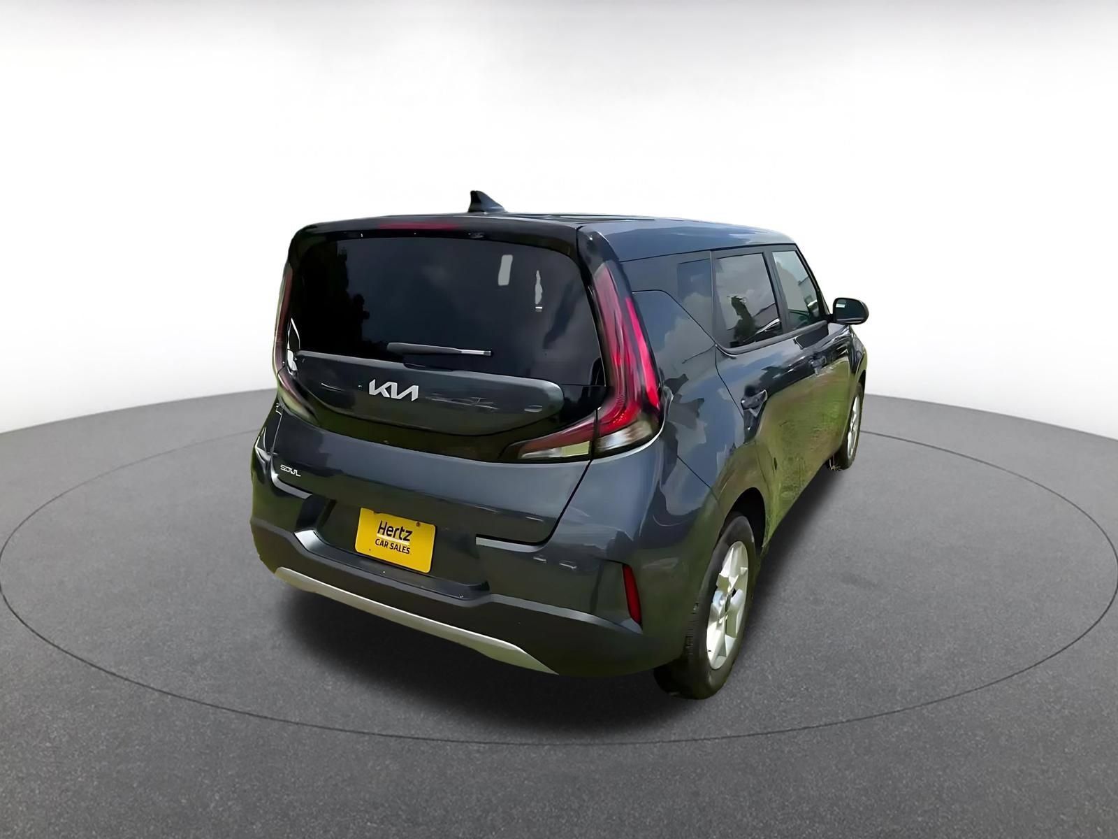 Used 2025 Kia Soul LX w/ LX Technology Package FWD image 14