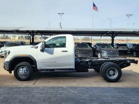 New 2026 GMC Sierra 3500 Pro w/ Convenience Package image 6