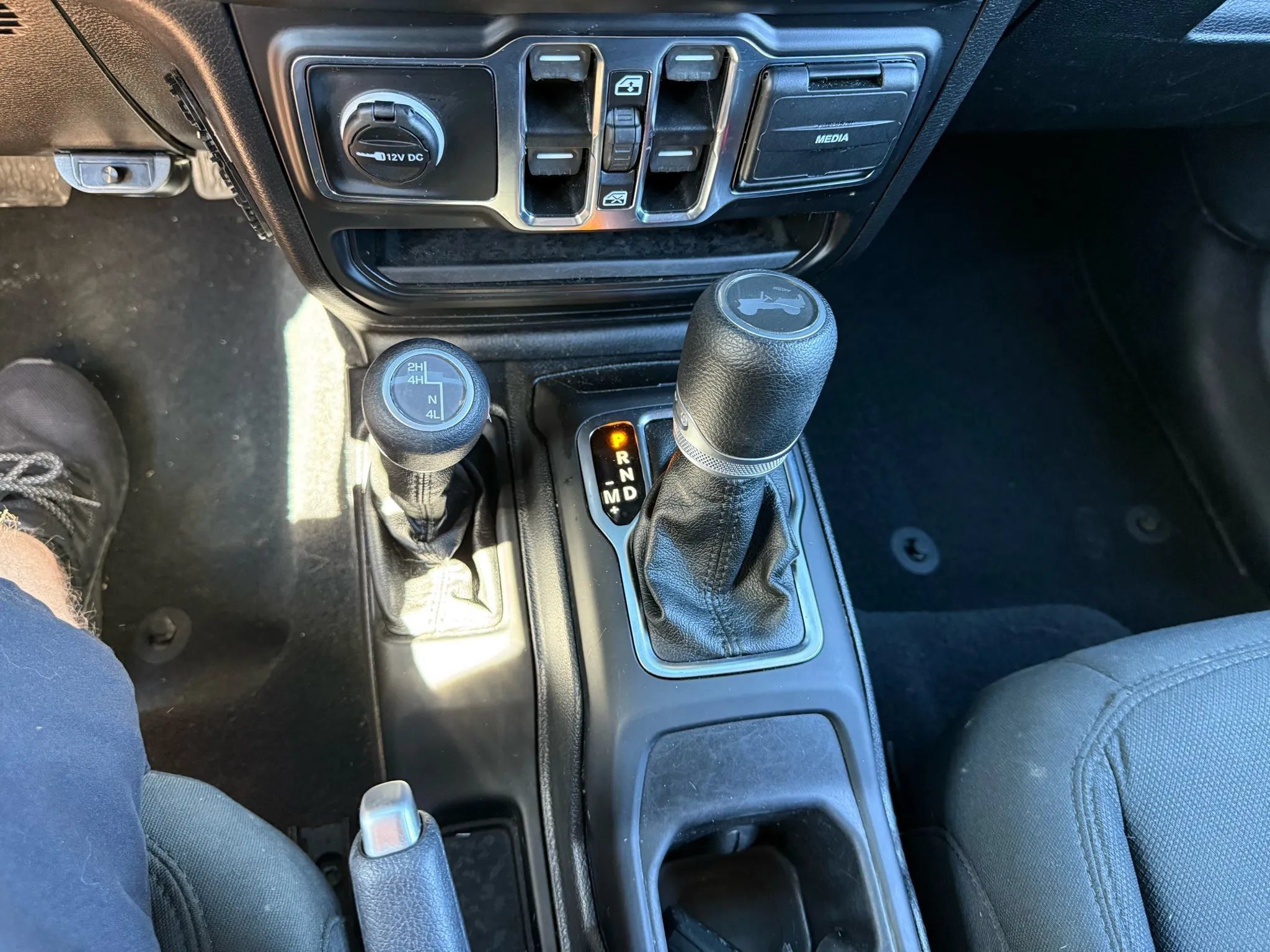 Used 2021 Jeep Wrangler Unlimited Sport AWD/4WD image 28