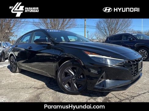 Used 2023 Hyundai Elantra SEL w/ Cargo Package image 1