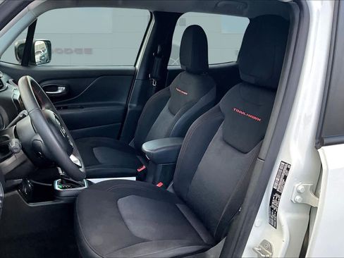 Used 2023 Jeep Renegade Trailhawk image 11