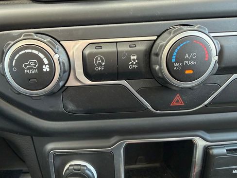 Used 2021 Jeep Wrangler Unlimited Sport image 22