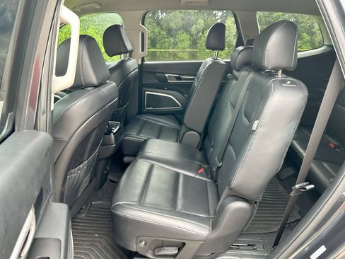 Used 2024 Kia Telluride LX FWD image 29