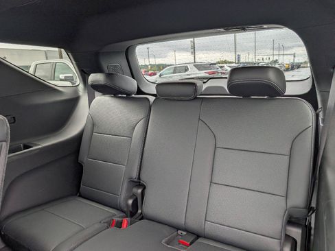 Used 2025 Chevrolet Traverse LT w/ Sun and Wheel Package AWD/4WD image 10