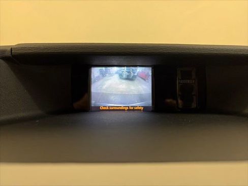 Used 2011 Toyota Sienna SE image 26