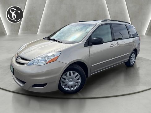 Used 2008 Toyota Sienna LE FWD image 1