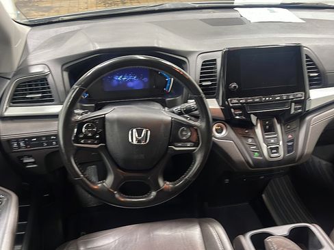 Used 2020 Honda Odyssey Touring image 3