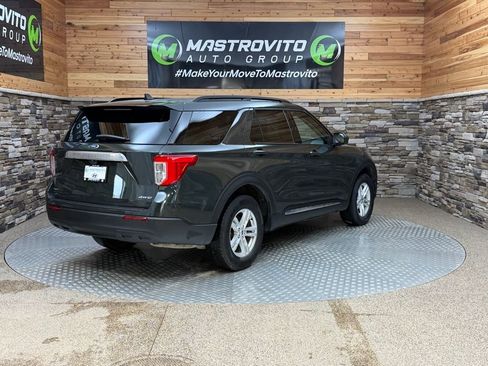 Used 2023 Ford Explorer XLT image 9