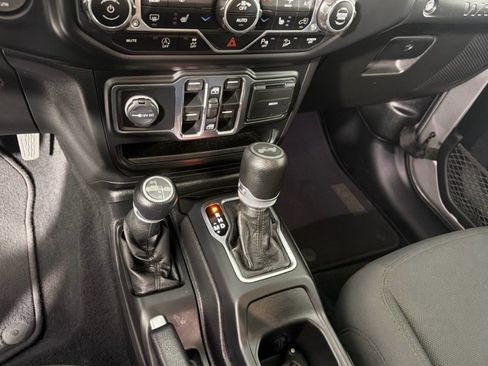 Used 2020 Jeep Wrangler Unlimited Sport S AWD/4WD image 17