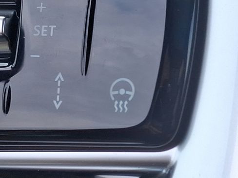 New 2025 Land Rover Range Rover Long Wheelbase SE image 22