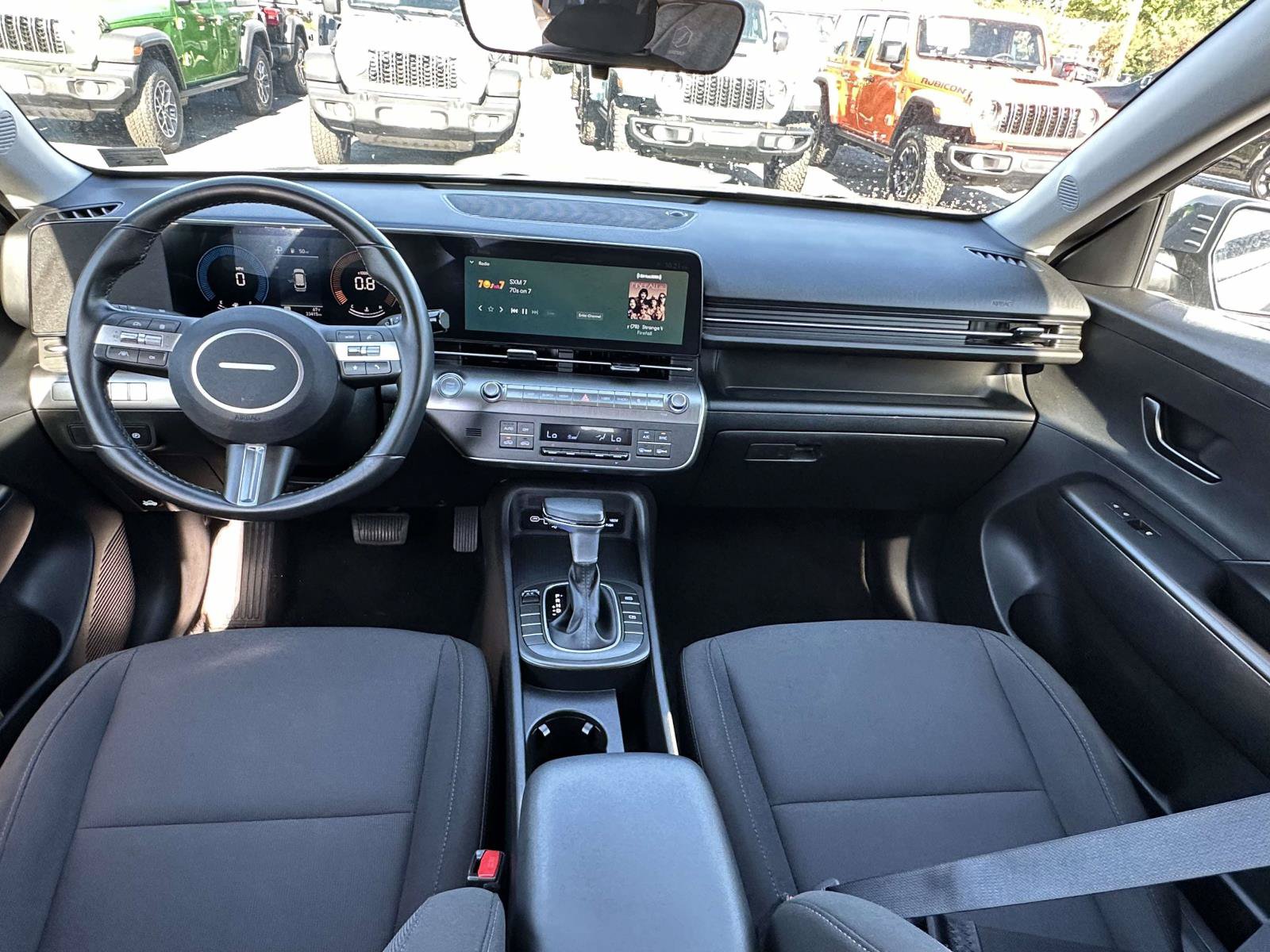 Used 2025 Hyundai Kona SEL FWD image 9