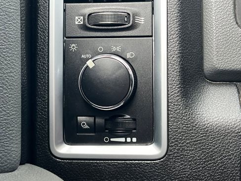 Used 2013 RAM 1500 Classic SLT w/ Remote Start & Security Group image 29