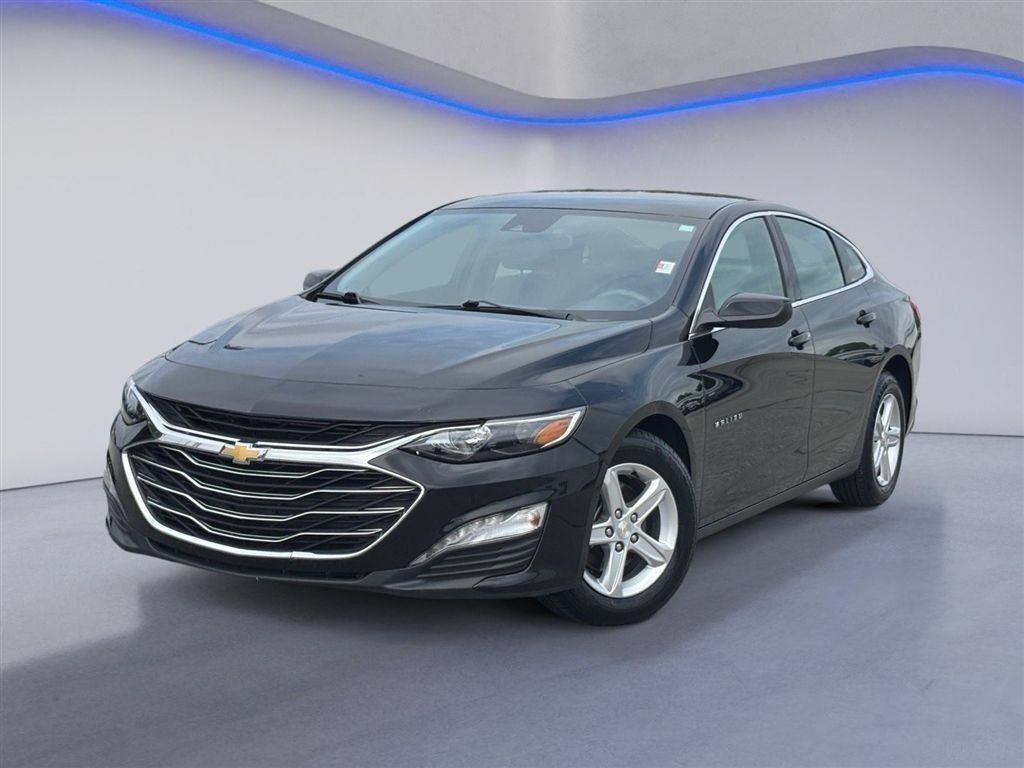 Used 2024 Chevrolet Malibu LT FWD image 2