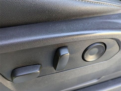 Used 2024 GMC Sierra 1500 SLT image 12