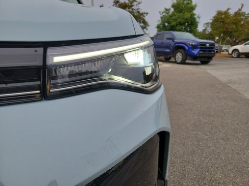 New 2026 Volkswagen Taos SE image 26