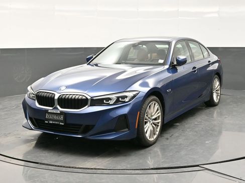 Used 2023 BMW 330e xDrive w/ Premium Package AWD/4WD image 2
