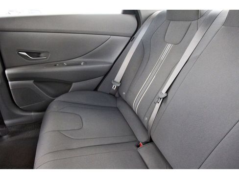 Used 2025 Hyundai Elantra Sport image 14