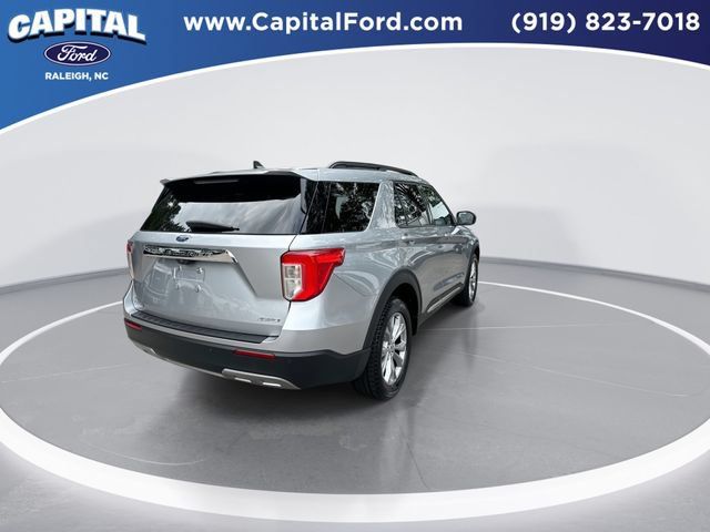 Used 2023 Ford Explorer XLT w/ Equipment Group 202A AWD/4WD image 8
