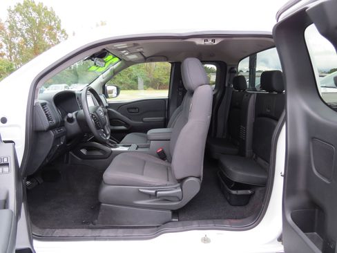 Used 2022 Nissan Frontier S w/ Technology Package image 14