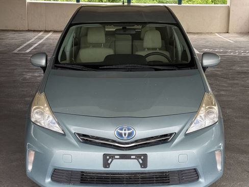 Used 2014 Toyota Prius V Three FWD image 5