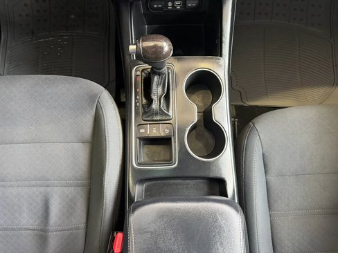 Used 2017 Kia Sorento AWD w/ LX Convenience Package image 19