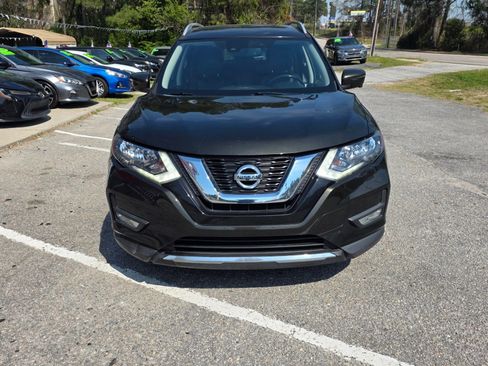 Used 2017 Nissan Rogue SL image 3
