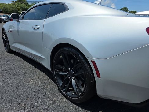 Used 2017 Chevrolet Camaro SS RWD image 32